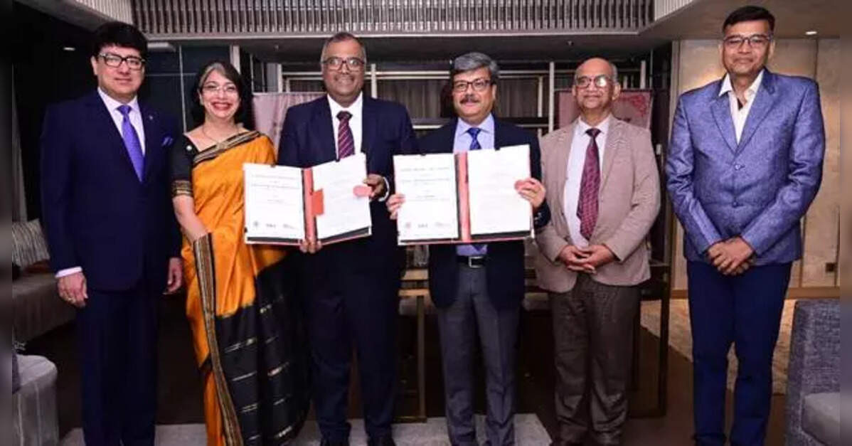 Ihcl & MP tourism, IHM, Gwalior join hands to set up a skill center at Ettravelworld